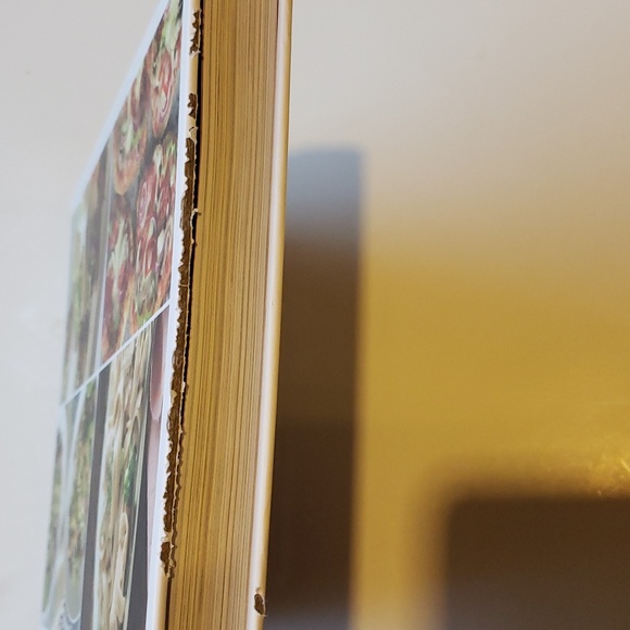 The Skinnytaste Cookbook by Gina Homolka - Picture 6 of 7